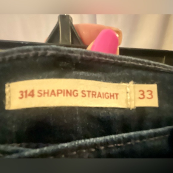 NWOT Levi’s Shaping Strait Jeans with Split Hems - Size 33 x 32” - Picture 4 of 4